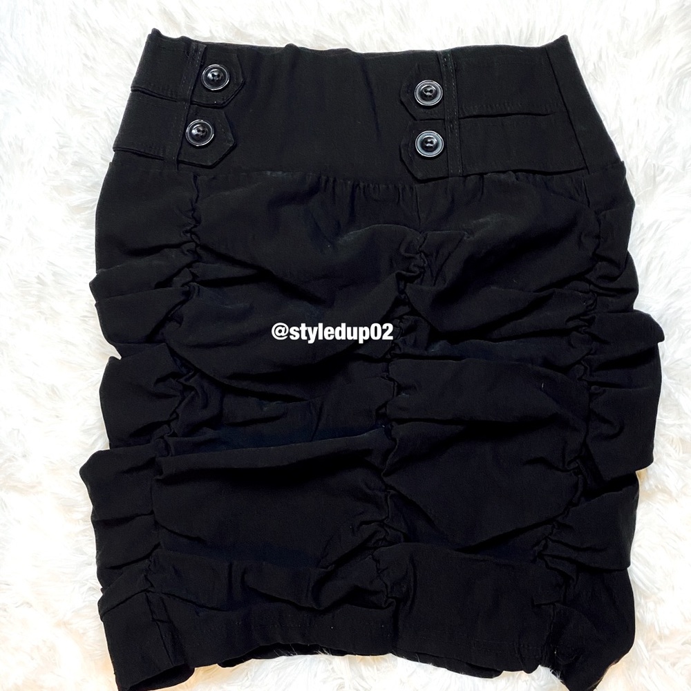 ~ A Mini black Ruched Frill Ruffle skirt~